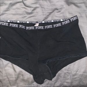 Medium VS pink boyshort